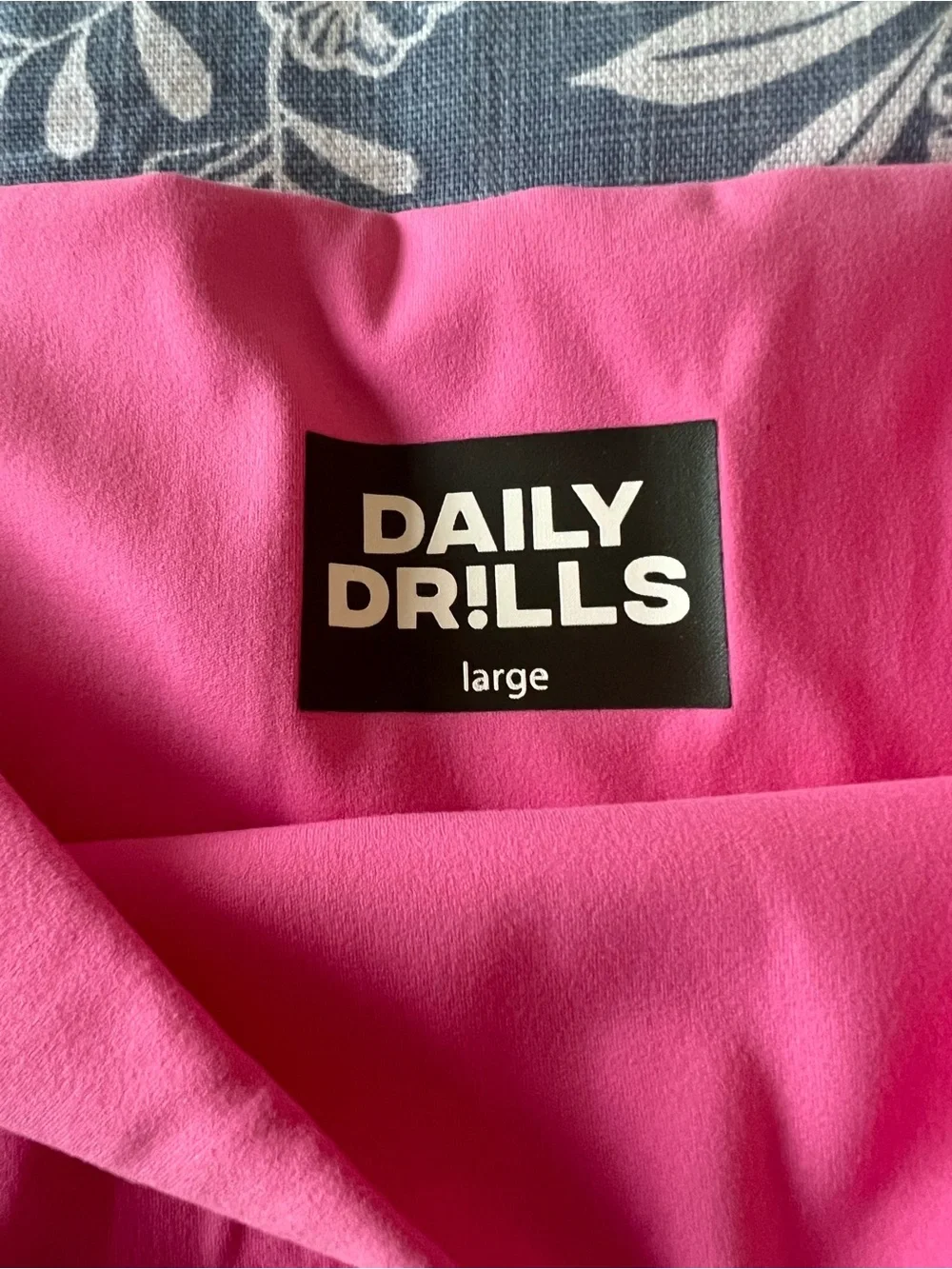 Daily Drills Pink shorts with Logo - Picture 1 of 2